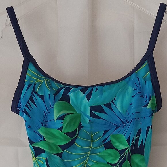 Speedo Swimsuit almost new tropical designed size Medium - Picture 2 of 5